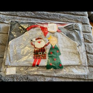 MudPie Santa Christmas tee large (4T-5T)